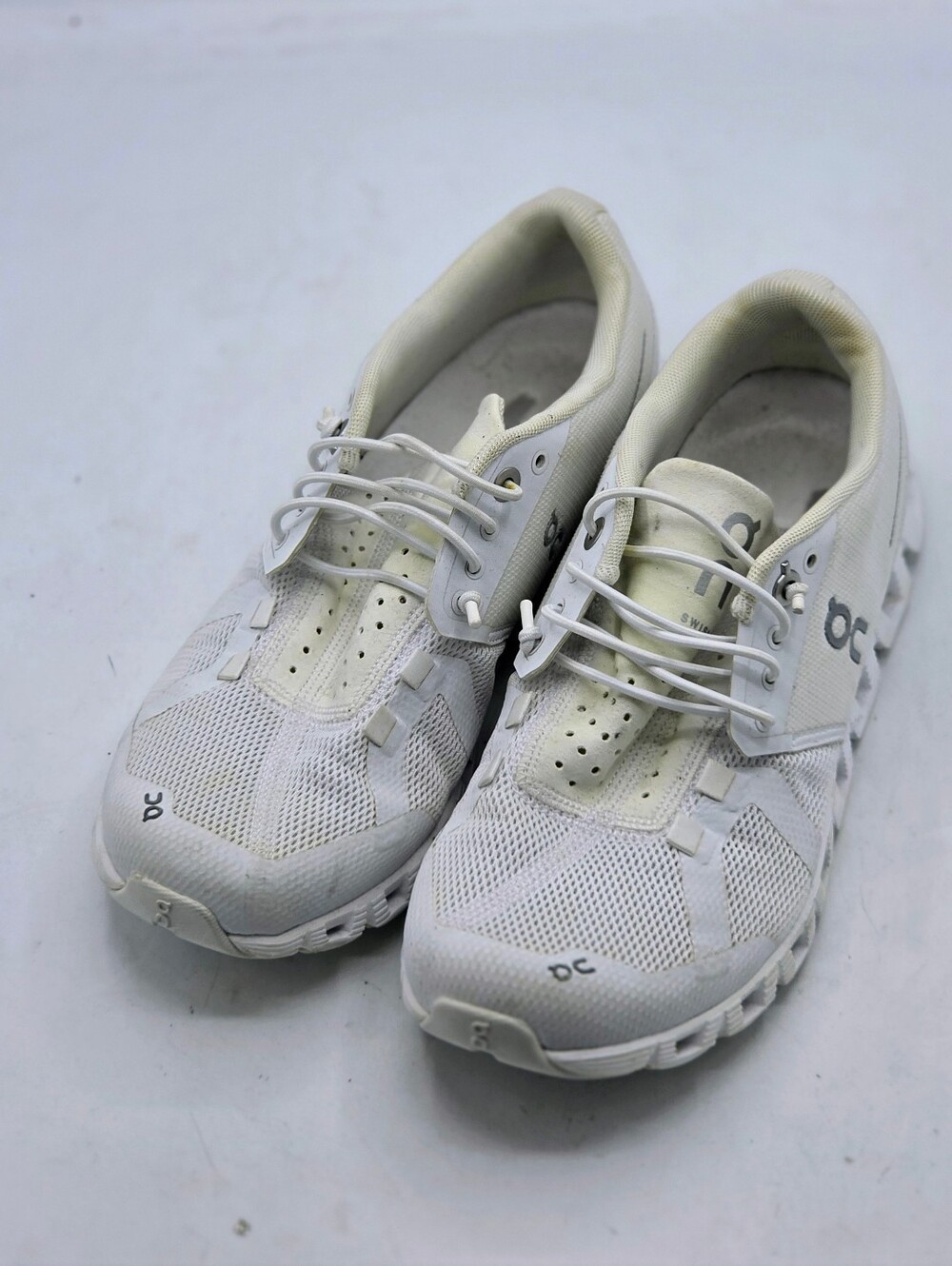 On Running Cloud 5 All White Sneakers Lightweight Running Shoes Womens W5 - Picture 5 of 16